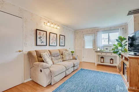 26 Stima Ave, Carteret, NJ 07008