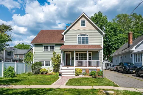 21 Thomas St, Metuchen, NJ 08840