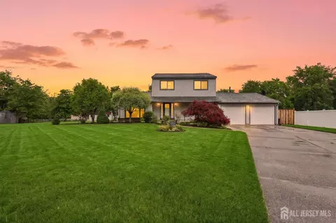 5 Ellis Ct, Monmouth Junction, NJ 08852