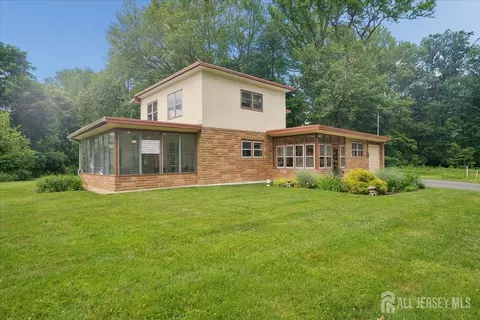 3 Cedar Ct, Roosevelt, NJ 08555