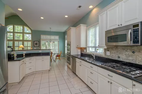 Kitchen - 9 Monarch Rd, Monroe, NJ 08831 photo 2 of 3