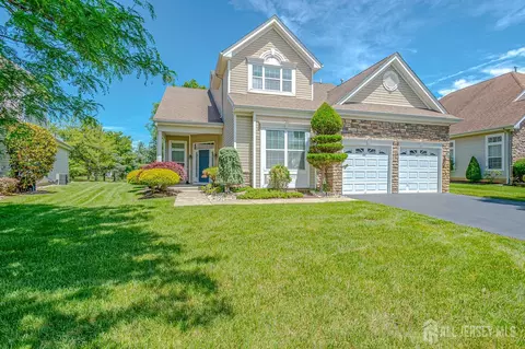 9 Monarch Rd, Monroe, NJ 08831