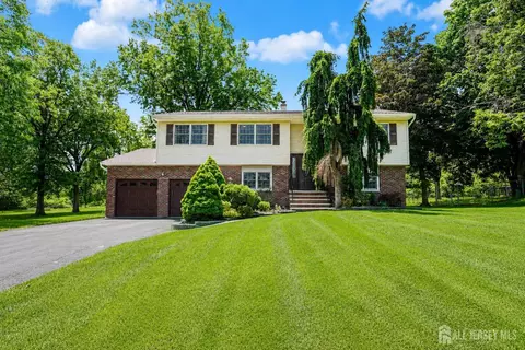 23 Dunbar Ave, Piscataway, NJ 08854