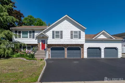 61 Clifton St, Edison, NJ 08817