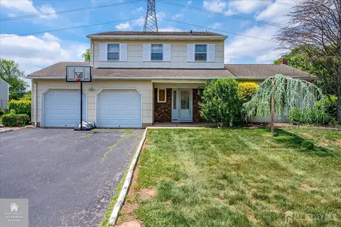 15 Roxy Ave, Edison, NJ 08820