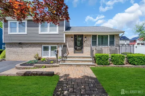 507 Thompson Pl, Middletown, NJ 07748