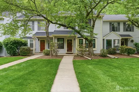 2804 Cricket Cir, Edison, NJ 08820