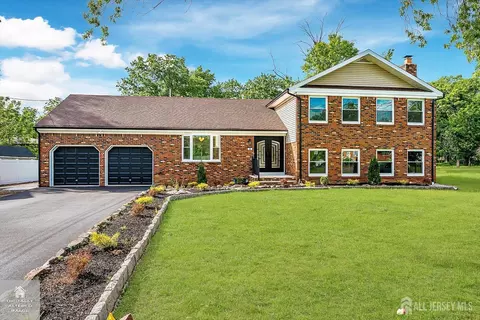 56 School St, Piscataway, NJ 08854