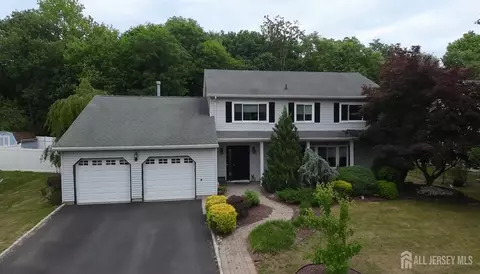 18 Erin Ln, Old Bridge, NJ 08857