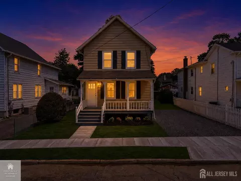 17 Henry St, Freehold, NJ 07728