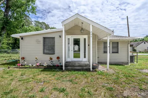 204 E Lakeshore Dr E, Browns Mills, NJ 08015