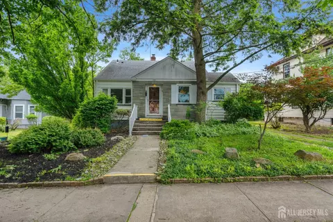 348 S 3rd Ave, Highland Park, NJ 08904