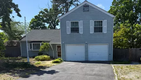 904 Nantucket Ct, Toms River, NJ 08753