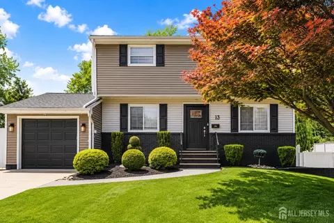 13 Andrew St, Old Bridge, NJ 08857