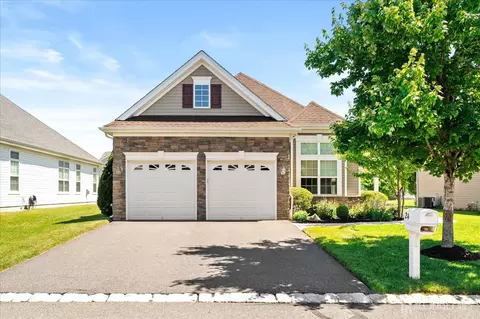 24 Ravenslake Rd, Monroe, NJ 08831