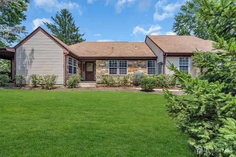 6 Rutherford Hayes Dr, Monroe, NJ 08831