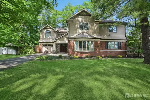 3811 Park Ave, Edison, NJ 08820