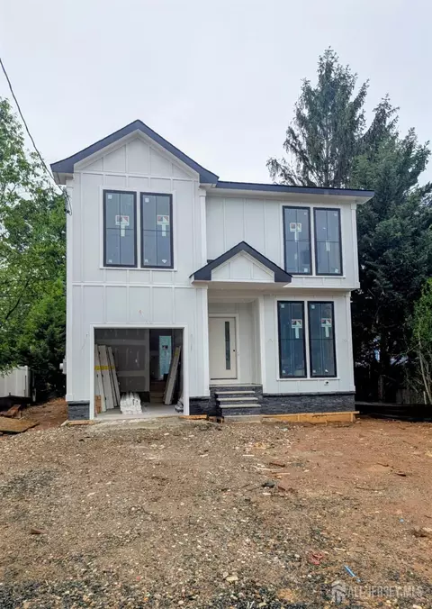 11 Melbourne St, Edison, NJ 08817