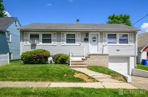 290 Grove St, Woodbridge, NJ 07095