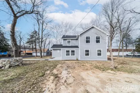 379 Old Georges Rd, North Brunswick, NJ 08902
