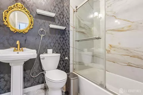 Bath - 489 Plainfield Rd, Edison, NJ 08820 photo 1 of 7