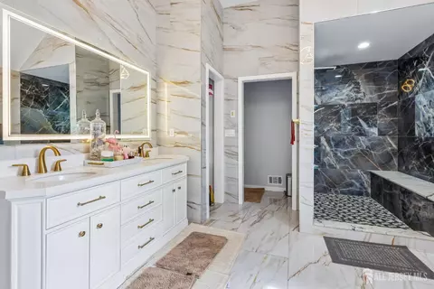 Bath - 489 Plainfield Rd, Edison, NJ 08820 photo 4 of 7