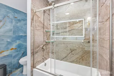 Bath - 489 Plainfield Rd, Edison, NJ 08820 photo 3 of 7
