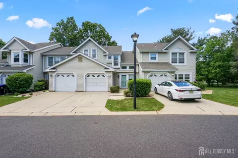 105 Lloyd Ct, East Brunswick, NJ 08816
