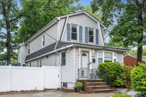 1107 Cook Ave, Laurence Harbor, NJ 08879
