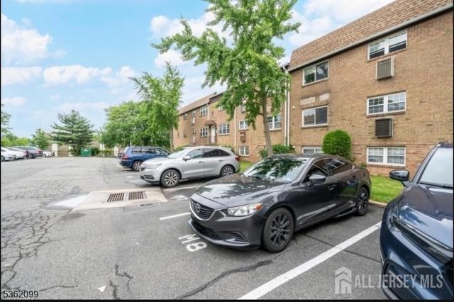 392 College Dr, Edison, NJ 08817
