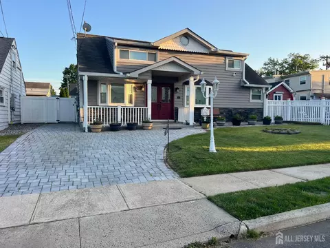 97 Hickory St, Carteret, NJ 07008