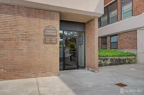 124 E Main St #305, Denville, NJ 07834