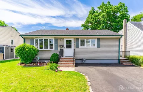 66 Rose St, Edison, NJ 08817
