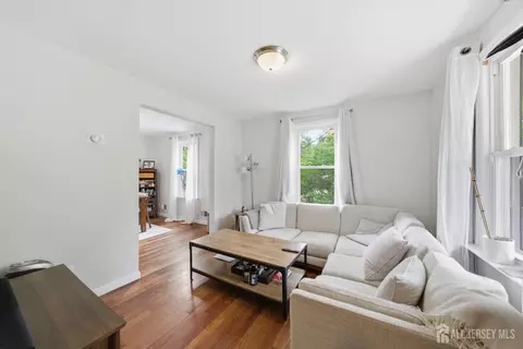 200 S 7th Ave S, Highland Park, NJ 08904