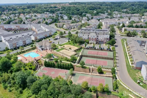 6301 Fernandez Ct, Parlin, NJ 08859
