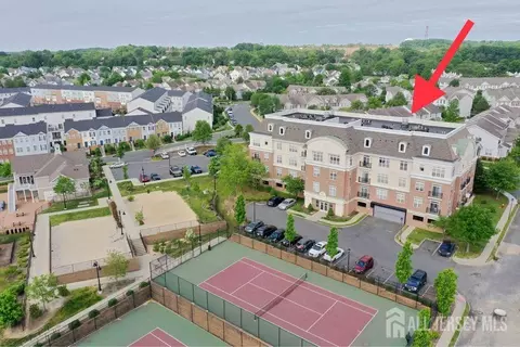 6301 Fernandez Ct, Parlin, NJ 08859
