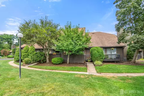 516 Westgate Dr, Edison, NJ 08820