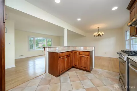 Kitchen - 31 Starlit Dr, Middlesex, NJ 08846 photo 1 of 3
