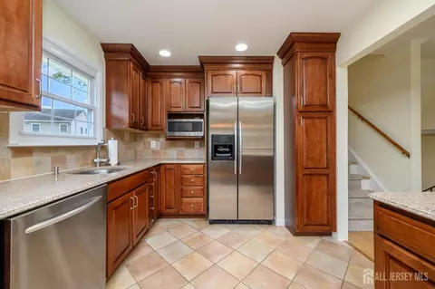 Kitchen - 31 Starlit Dr, Middlesex, NJ 08846 photo 2 of 3