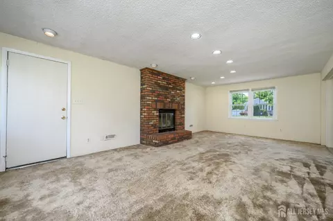 Living - 31 Starlit Dr, Middlesex, NJ 08846 photo 2 of 6