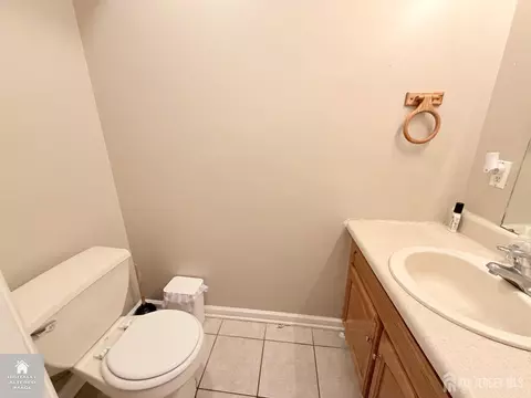 14 Somerset St, Carteret, NJ 07008