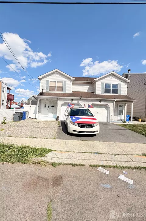 14 Somerset St, Carteret, NJ 07008