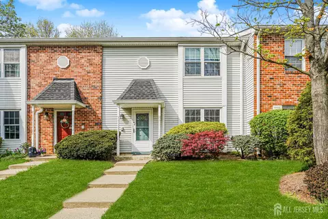 400 Mcdowell Dr, East Brunswick, NJ 08816