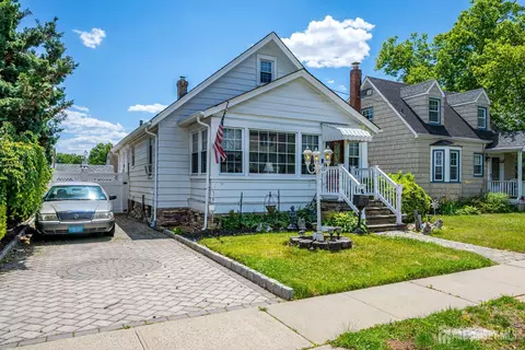 17 Vanderbuilt Pl, Woodbridge, NJ 07095