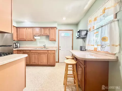 Kitchen - 105 Old Post Rd, Edison, NJ 08817 photo 5 of 5