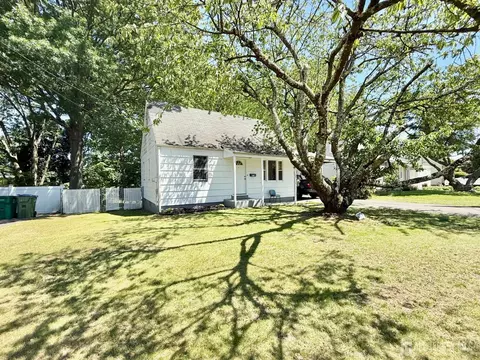 Exterior - 105 Old Post Rd, Edison, NJ 08817 photo 6 of 8