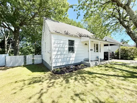 105 Old Post Rd, Edison, NJ 08817