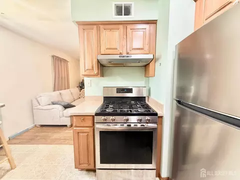 Kitchen - 105 Old Post Rd, Edison, NJ 08817 photo 3 of 5