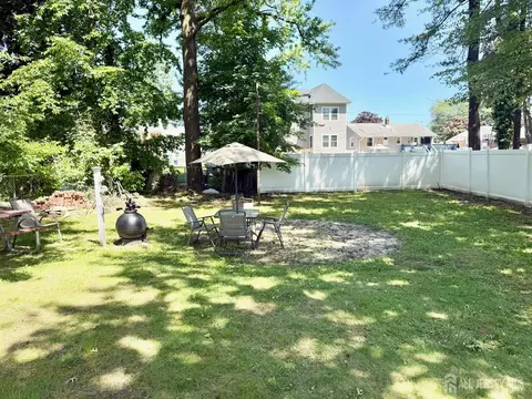 Exterior - 105 Old Post Rd, Edison, NJ 08817 photo 2 of 8