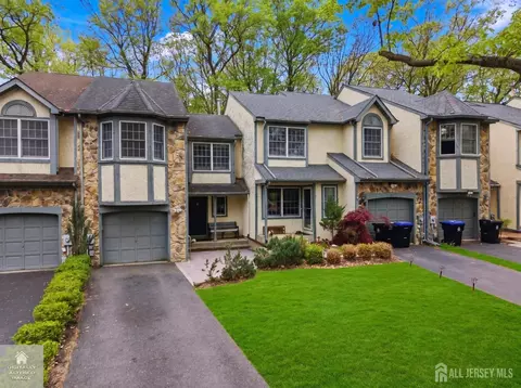 3 Dorchester Dr, East Brunswick, NJ 08816